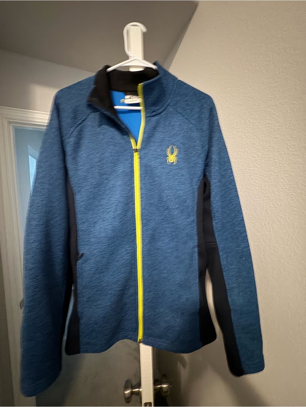 Spyder Men’s Blue Lightweight Full-Zip Jacket with Yellow Accents